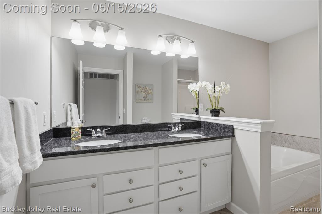 6369 Pasture Lane, Brighton, MI 48116 — Photo 9