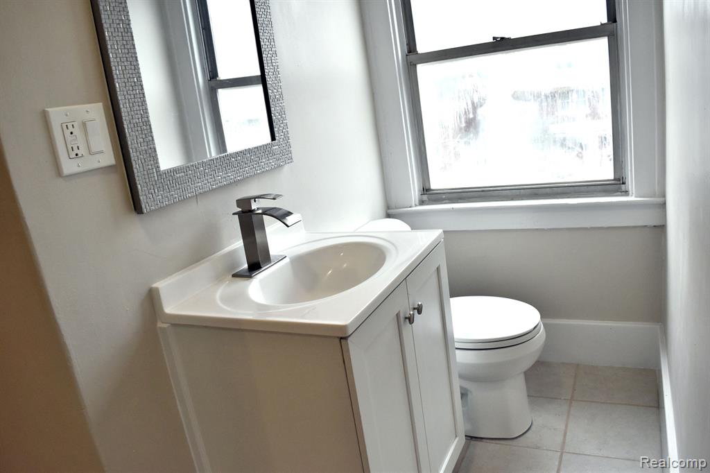 2054 EDISON Street, Detroit, MI 48206 — Photo 32