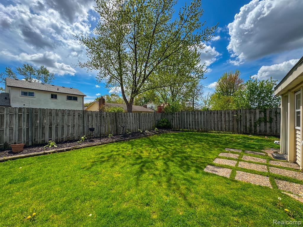 42979 SAXONY Road, Canton, MI 48187 — Photo 24