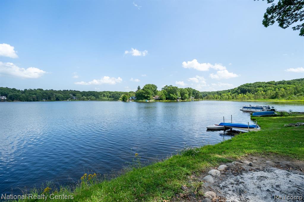 3627 Merritt Lake Drive, Metamora, MI 48455 — Photo 57