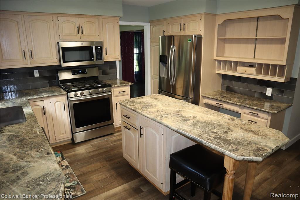 5435 S Sycamore Drive, Burton, MI 48509 — Photo 12