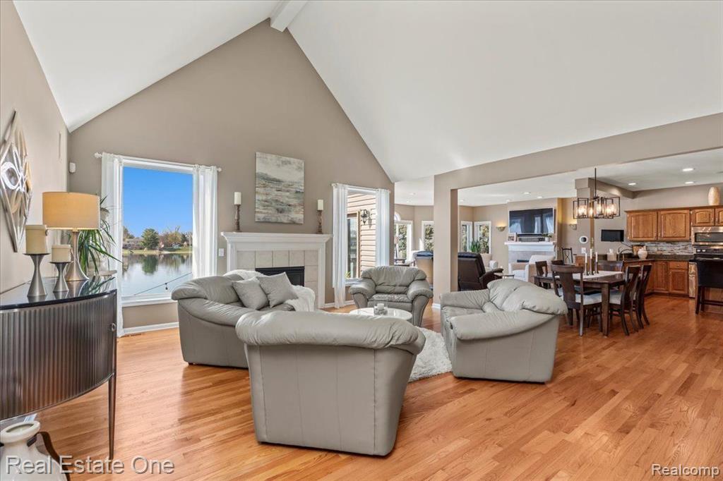 566 BAY POINTE Drive, Oxford, MI 48371 — Photo 12