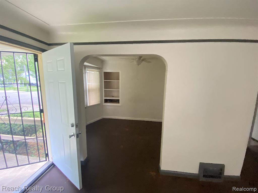 8316 Brace Street, Detroit, MI 48228 — Photo 6