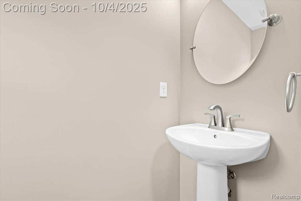 8680 Chippewa River Drive, Fowlerville, MI 48836 — Photo 13
