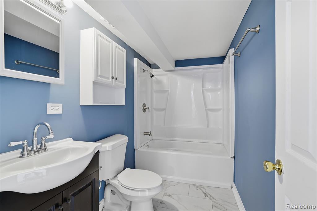 3418 Winterfield Drive, Warren, MI 48092 — Photo 41