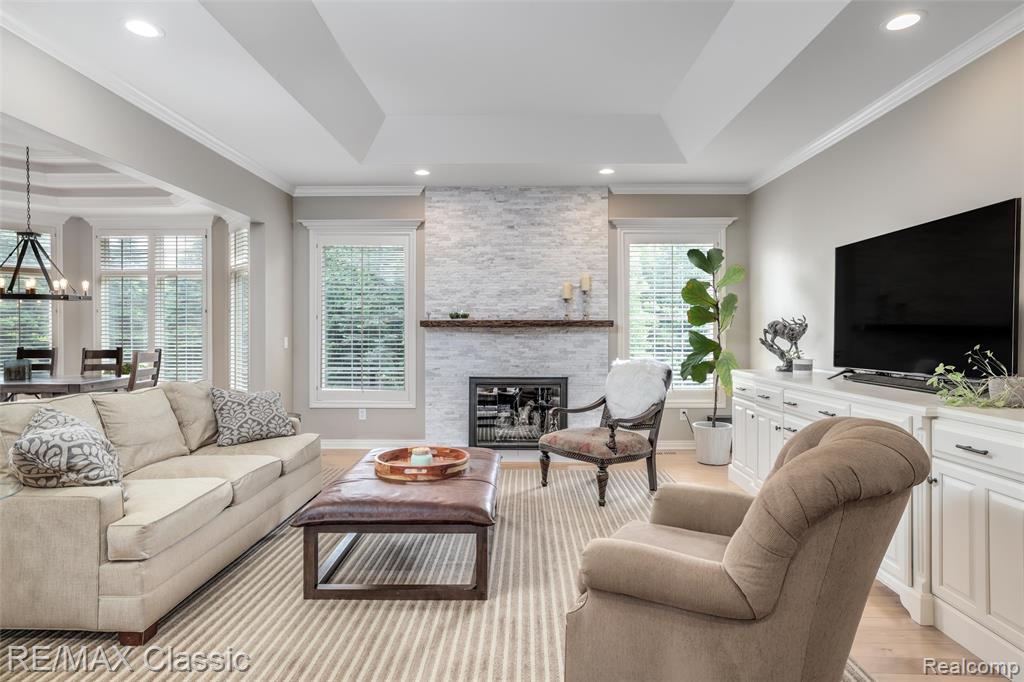 18438 Clairmont Circle E, Northville, MI 48168 — Photo 18