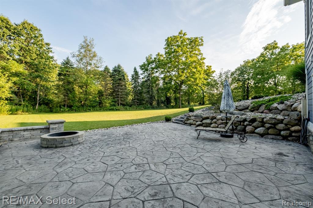 9388 MCMULLEN Circle, Fenton, MI 48430 — Photo 49