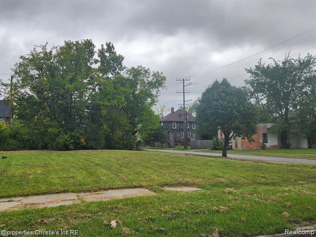 453 E Euclid Street, Detroit, MI 48202 — front exterior