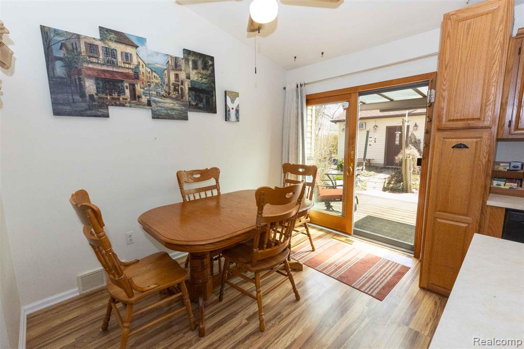 5685 S Aylesbury Drive, Waterford, MI 48327 — Photo 19