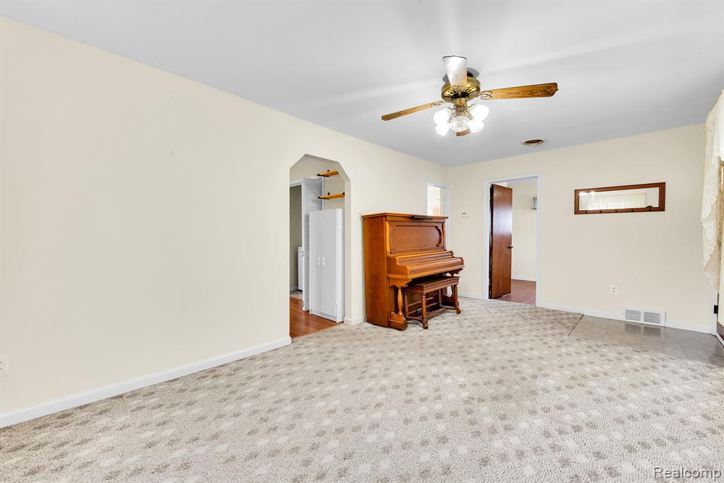 8620 STEPHENS Road, Warren, MI 48089 — Photo 3