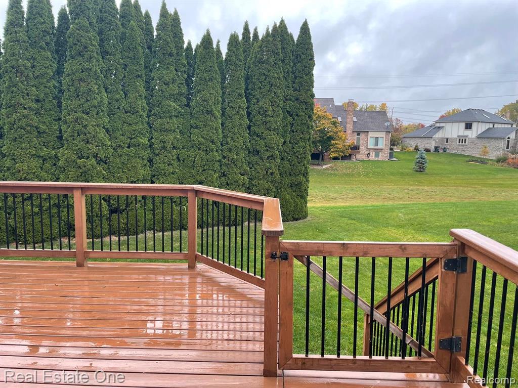 685 ESSEX Drive, Rochester Hills, MI 48307 — Photo 39