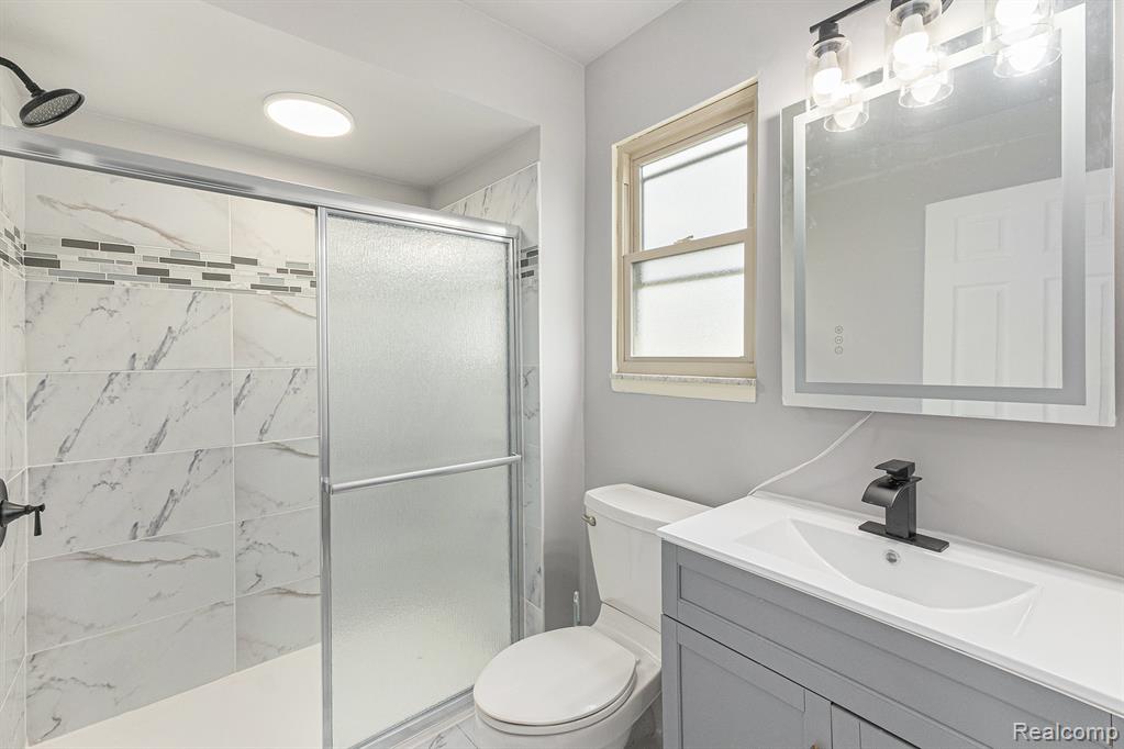 4325 Fox Hill Drive, Sterling Heights, MI 48310 — Photo 19