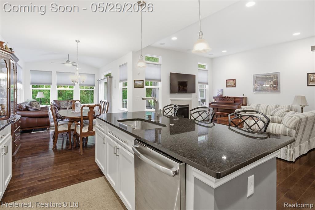 48968 Garden Lane, Canton, MI 48188 — Photo 20