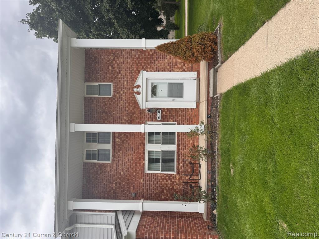24840 Olde Orchard Street, Novi, MI