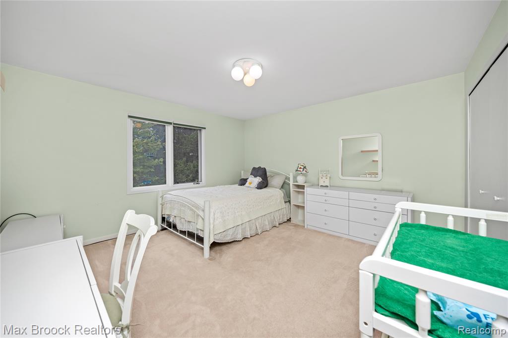 6684 Stonebridge E, West Bloomfield, MI — Photo 32