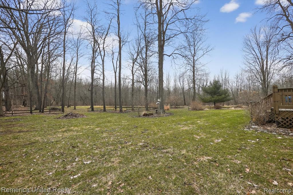 660 E Allen Road, Howell, MI 48855 — Photo 46