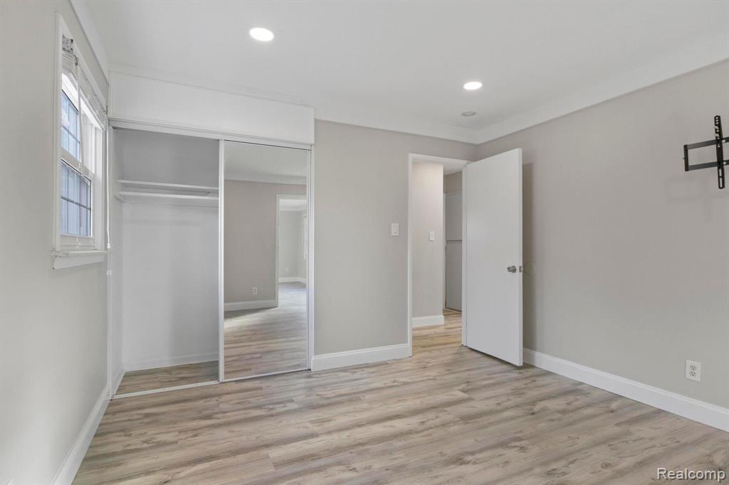 9911 OPORTO Street, Livonia, MI 48150 — Photo 26