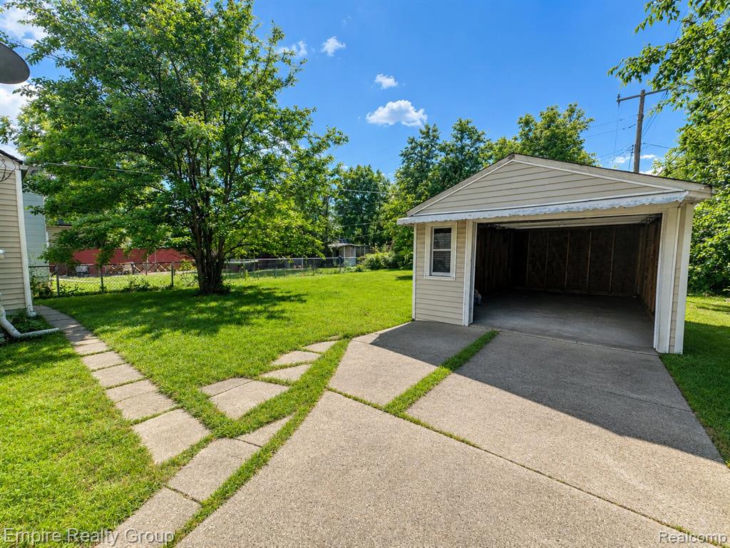 7815 Artesian Street, Detroit, MI 48228 — Photo 18