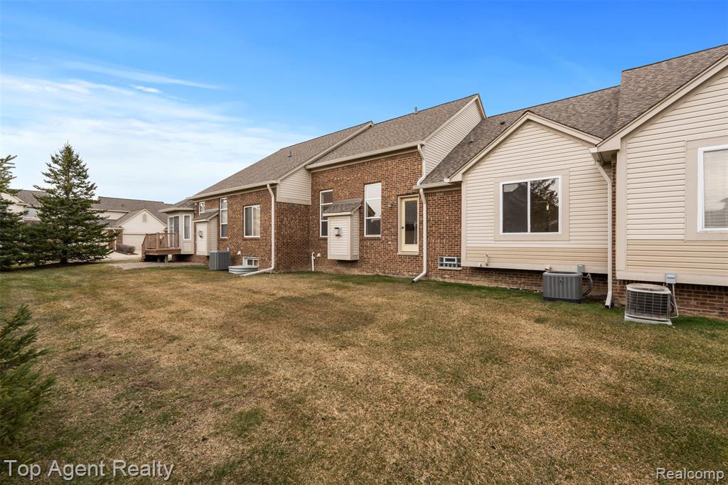 45505 Limerick Drive, Macomb, MI 48044 — Photo 33