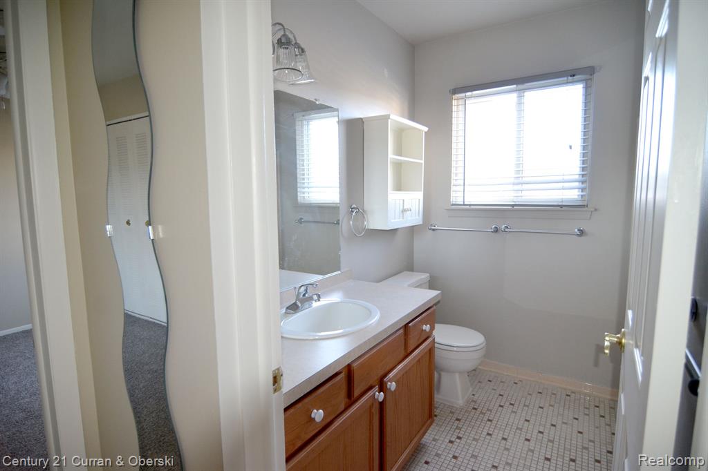 9987 ALLEN POINTE Drive, Allen Park, MI 48101 — Photo 8