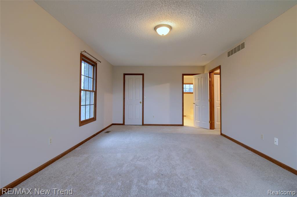 7252 STEEPLECHASE Drive, Saline, MI 48176 — Photo 21