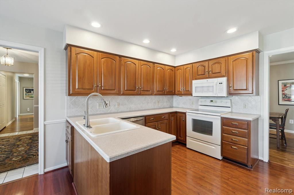 540 WESTOVER Pass, Grand Blanc, MI 48439 — Photo 14