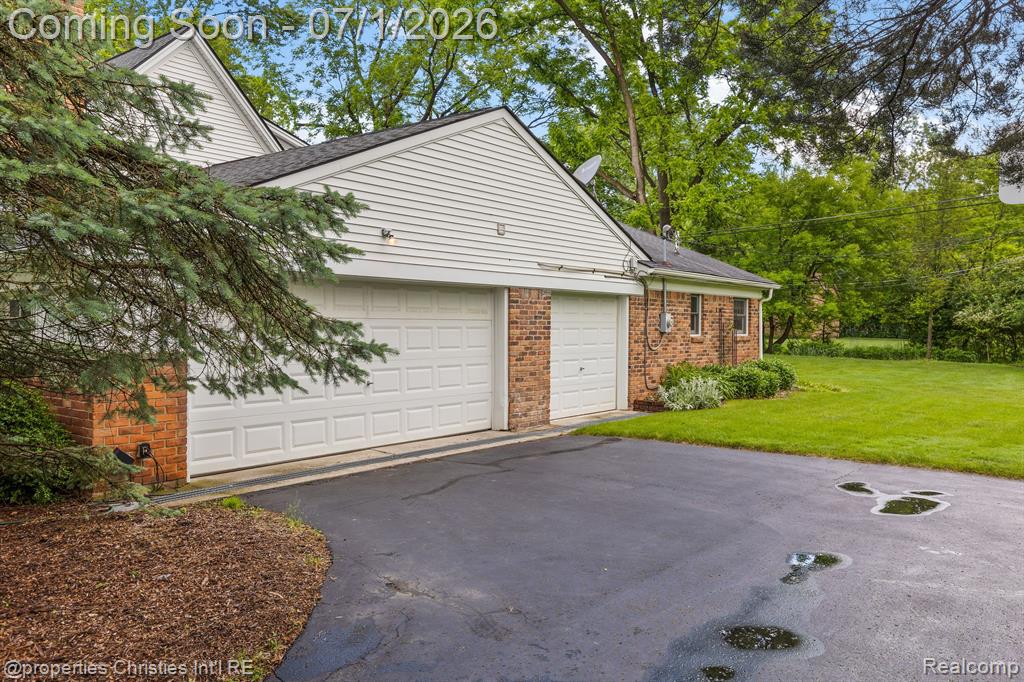 1760 CEDAR HILL Drive, Bloomfield Hills, MI — Photo 36