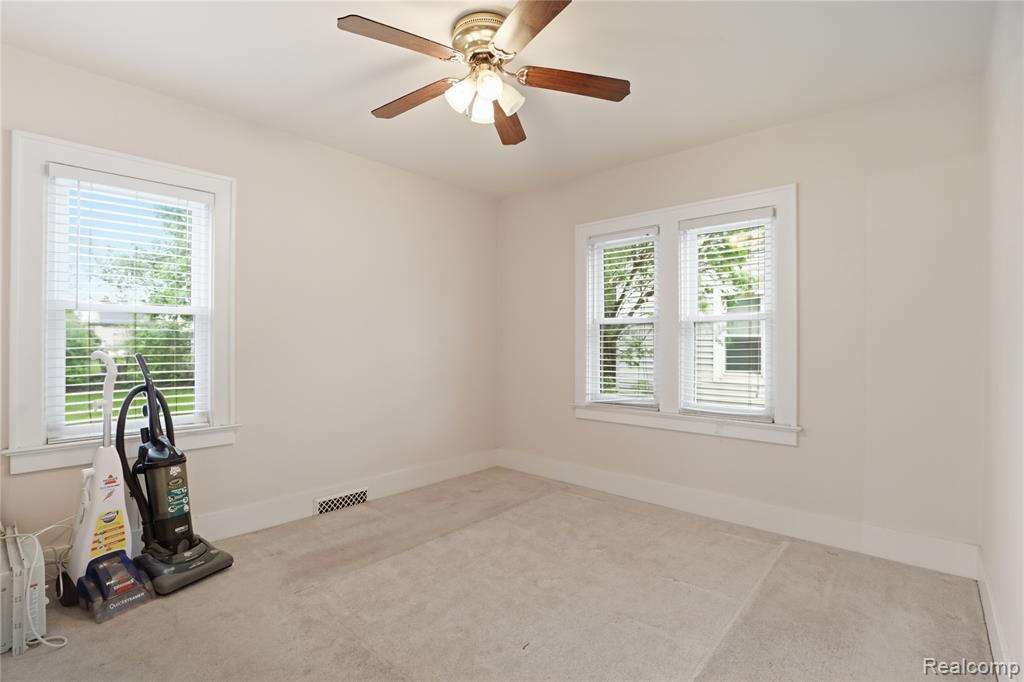 3317 Cheyenne Avenue, Burton, MI 48529 — Photo 17