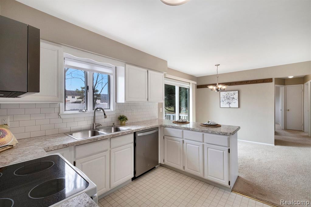 6040 E HILL Road, Grand Blanc, MI 48439 — Photo 9
