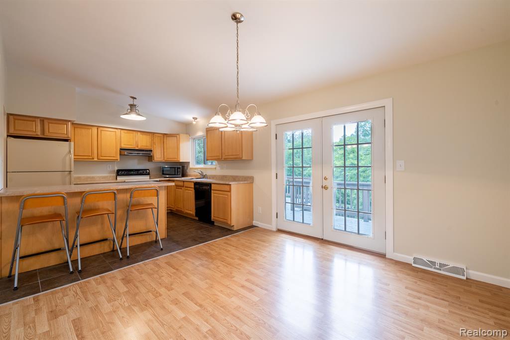 9920 DEXTER PINCKNEY Road, Pinckney, MI 48169 — Photo 15