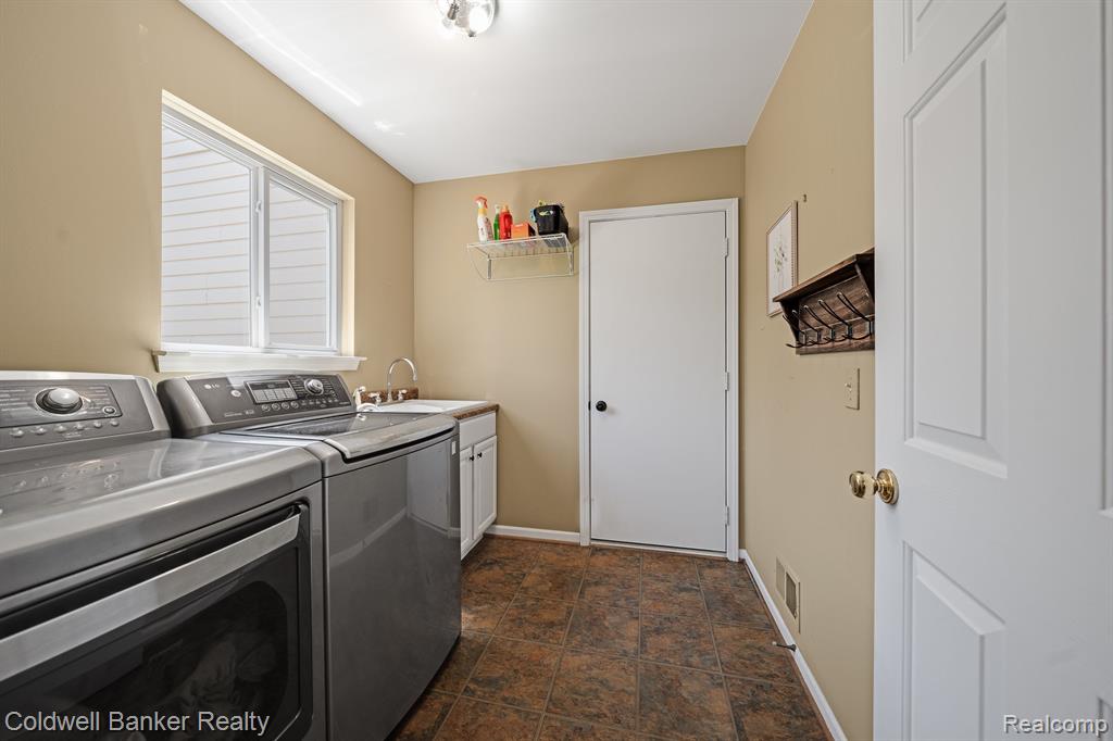 720 Donald Drive, Highland, MI 48356 — Photo 14