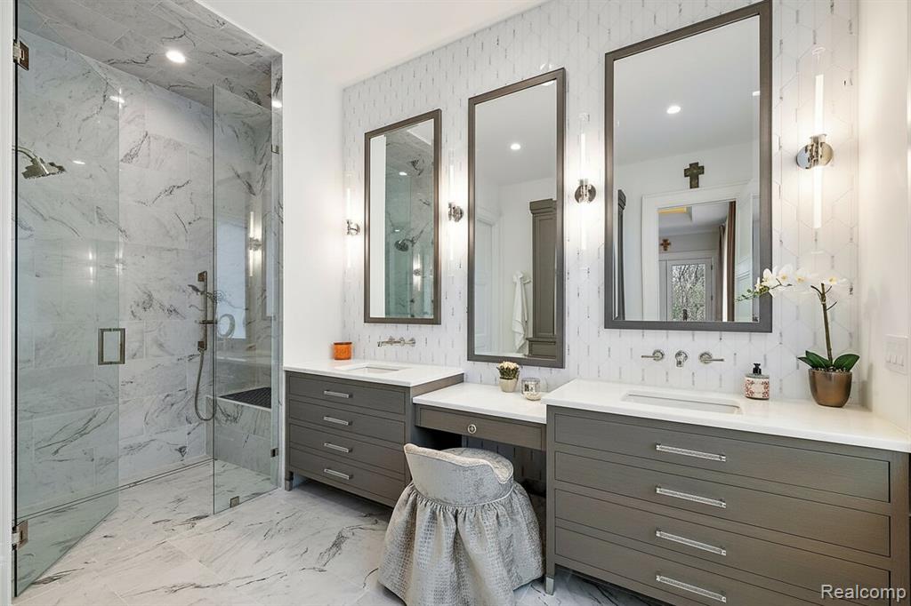 3431 Crooks Road, Troy, MI, 48084