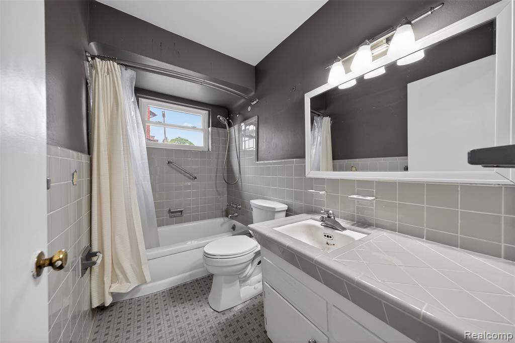 76 W Katherine Avenue, Madison Heights, MI 48071 — Photo 11
