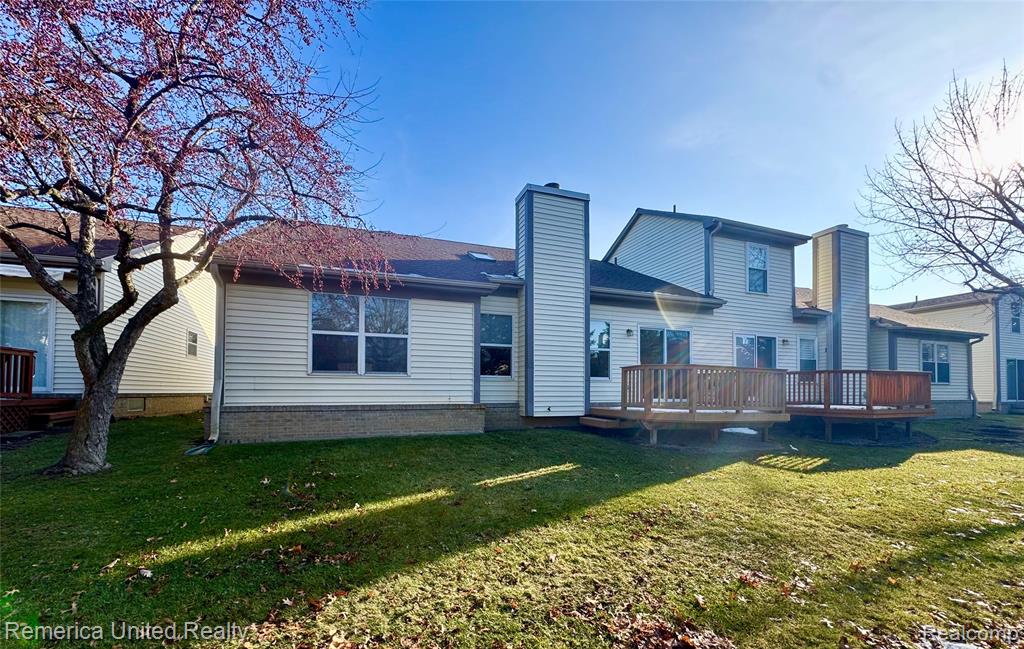 263 Whispering Hill, Commerce Twp, MI 48390 — Photo 19