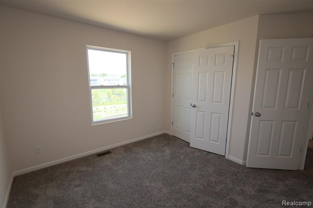410 Hidden River W, Holly, MI 48442 — Photo 10