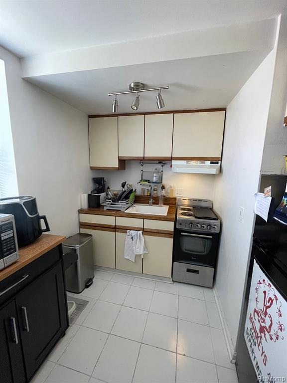 629 W MILWAUKEE Street, Detroit, MI 48202 — Photo 6
