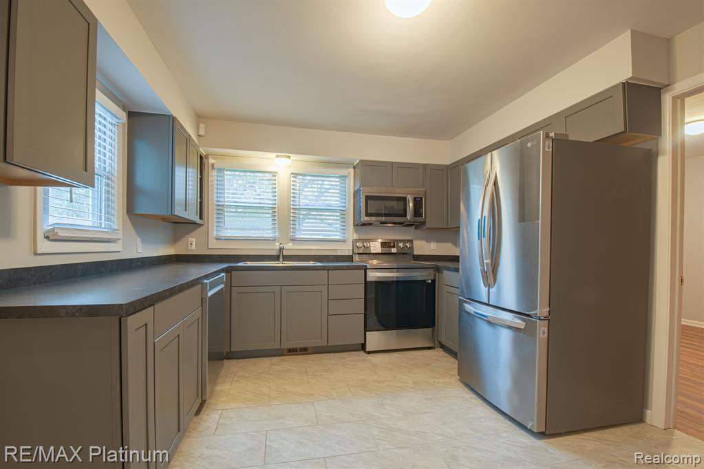 504 Front Street, Holly, MI 48442 — Photo 8