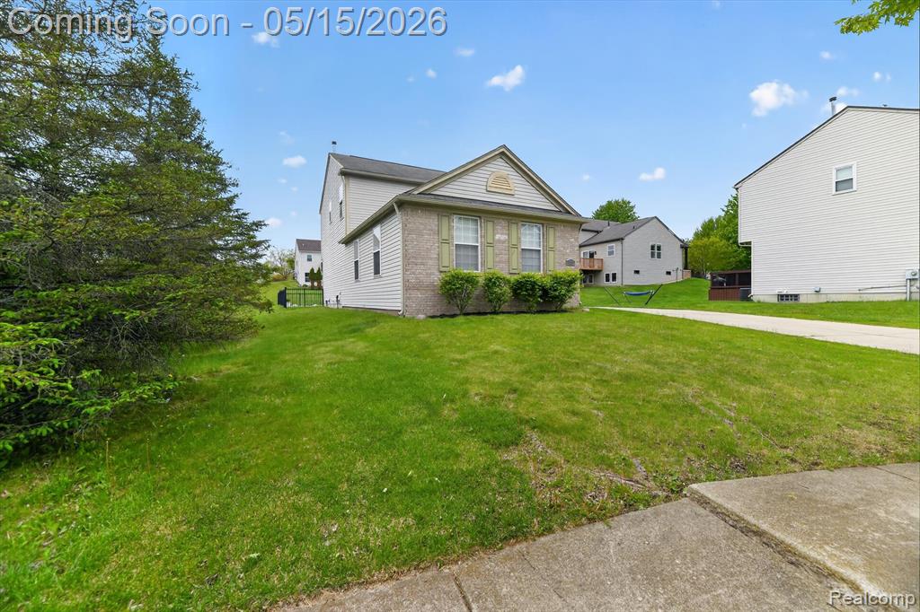 809 Canyon Creek Drive, Holly, MI 48442 — Photo 2