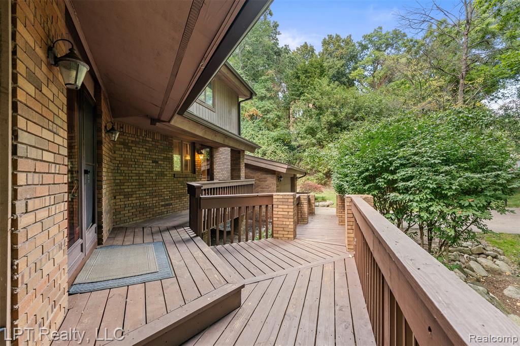5075 Canyon Oaks Drive, Brighton, MI 48114 — Photo 3