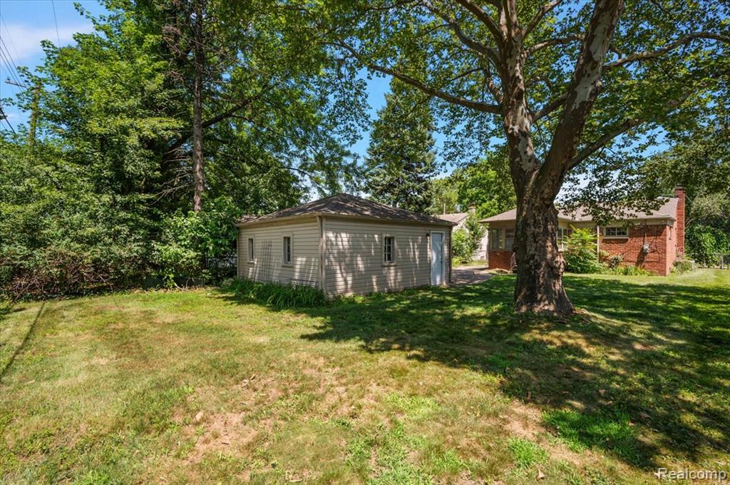 754 S Webik Avenue, Clawson, MI — Photo 12