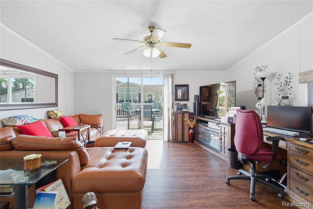 9857 Rembrandt Way, Fenton, MI 48430 — Photo 18