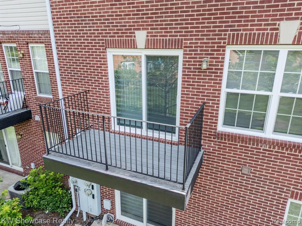 432 CHERRY ORCHARD Road, Canton, MI 48188 — Photo 7