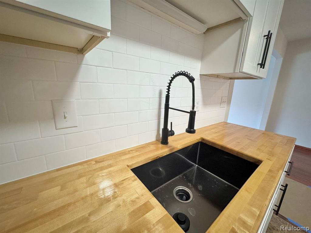 37763 COLONIAL Drive, Westland, MI — Photo 6