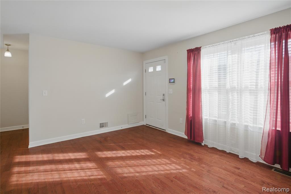9345 Mitchell Street, Hamtramck, MI 48212 — Photo 5