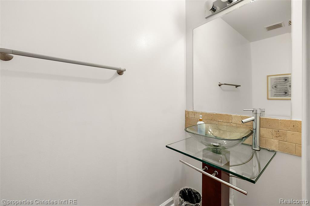 1227 16th Street, Detroit, MI 48216 — Photo 16