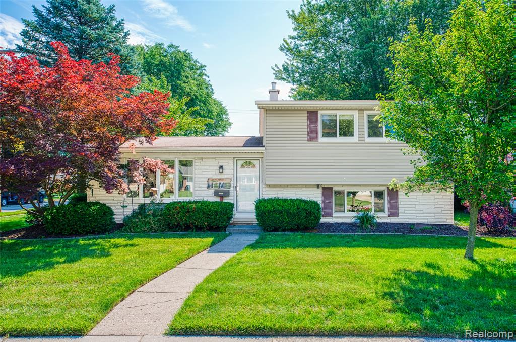 11860 Riverside Drive, Plymouth, MI 48170