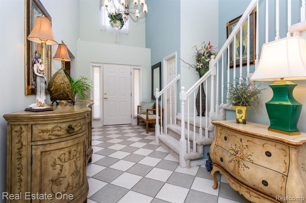 490 FRANKLIN LAKE Circle, Oxford, MI 48371 — Photo 8