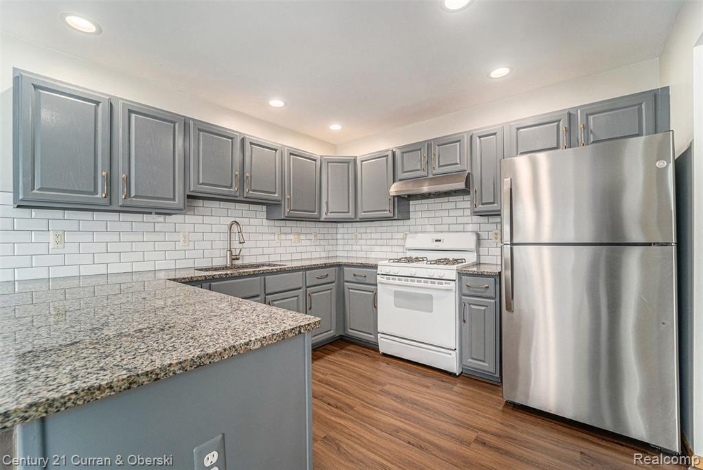 896 Saint Clair Street, Grosse Pointe, MI 48230 — Photo 9