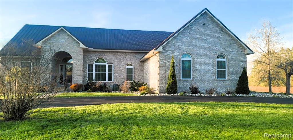 3446 W Coldwater Road, Mount Morris, MI 48458 — front exterior