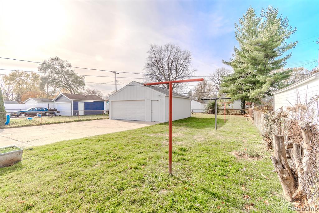 629 N VERMONT Avenue, Royal Oak, MI 48067 — Photo 37
